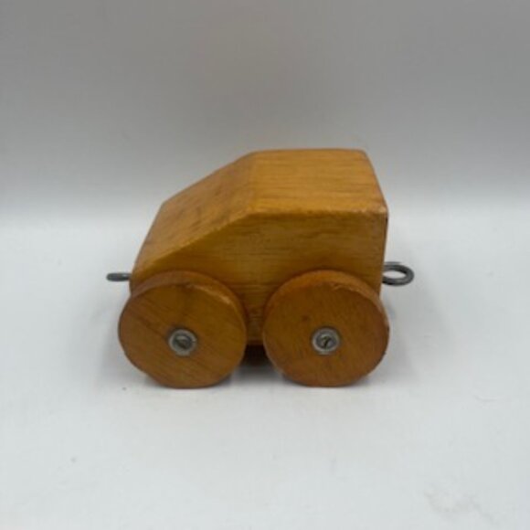 Vintage Handcrafted Wooden Toy Train pull toy  with 5 Linkable Cars hardwoods - Picture 8 of 12